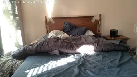 Snapshot of boysetsfire34 chatting on March 11, 1:34 pm boysetsfire34 online show from March 11, 1:34 pm