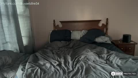 Snapshot of boysetsfire34 chatting on October 1, 11:38 am boysetsfire34 online show from October 1, 11:38 am