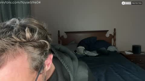 Snapshot of boysetsfire34 chatting on November 11, 1:22 pm boysetsfire34 online show from November 11, 1:22 pm