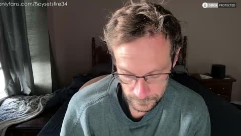 Snapshot of boysetsfire34 chatting on November 16, 2:33 pm boysetsfire34 online show from November 16, 2:33 pm