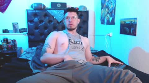 brad hot boy online show from December 10, 4:06 pm