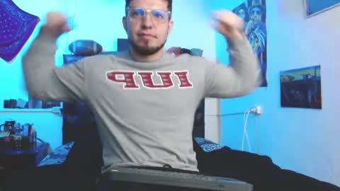 brad hot boy online show from September 10, 4:23 am