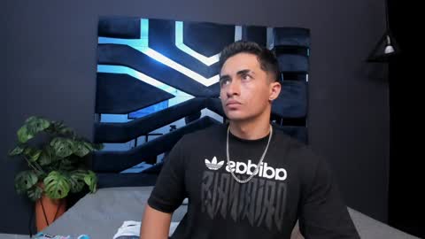 Snapshot of brad_summer chatting on January 20, 11:43 pm brad summer online show from January 20, 11:43 pm