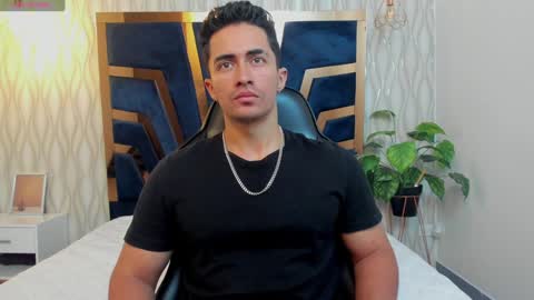 Snapshot of brad_summer chatting on January 26, 2:19 pm brad summer online show from January 26, 2:19 pm