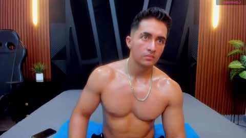 Snapshot of brad_summer chatting on January 27, 11:43 pm brad summer online show from January 27, 11:43 pm