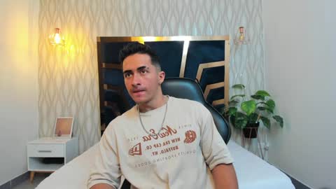 Snapshot of brad_summer chatting on January 28, 5:24 pm brad summer online show from January 28, 5:24 pm