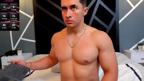 Snapshot of brad_summer chatting on February 18, 8:36 pm brad summer online show from February 18, 8:36 pm