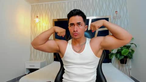 Snapshot of brad_summer chatting on March 3, 5:18 pm brad summer online show from March 3, 5:18 pm