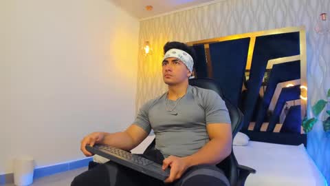 Snapshot of brad_summer chatting on March 7, 5:17 pm brad summer online show from March 7, 5:17 pm