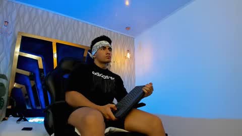 Snapshot of brad_summer chatting on March 10, 2:17 am brad summer online show from March 10, 2:17 am