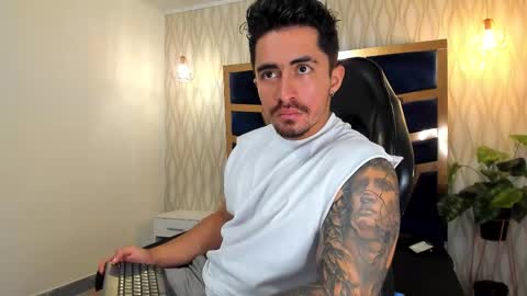 Snapshot of brad_summer chatting on September 16, 5:25 pm brad summer online show from September 16, 5:25 pm