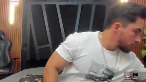 Snapshot of brad_summer chatting on November 5, 5:24 pm brad summer online show from November 5, 5:24 pm