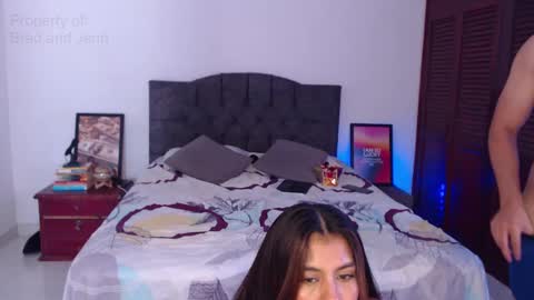 Snapshot of bradandjenn chatting on January 23, 6:14 pm Your favorite couple and the best butt on Chatur online show from January 23, 6:14 pm