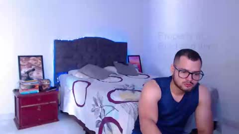 Snapshot of bradandjenn chatting on February 20, 4:57 pm Your favorite couple and the best butt on Chatur online show from February 20, 4:57 pm