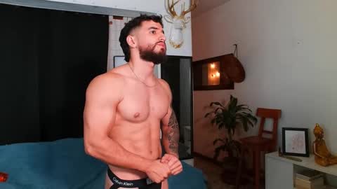 Bradley Martinez online show from February 11, 1:20 am