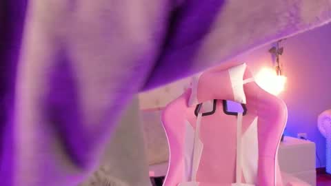   online show from February 14, 12:03 pm