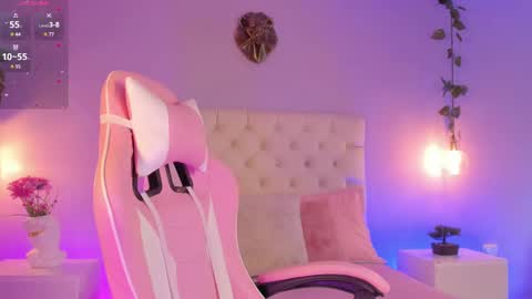   online show from February 15, 12:54 pm