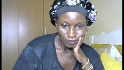 brat_bubble online show from February 16, 5:04 am