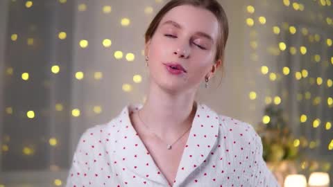 Snapshot of brave_journey chatting on March 4, 4:30 pm Eli online show from March 4, 4:30 pm