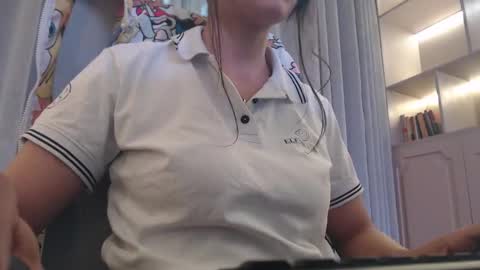 Snapshot of breakfastwithtiffanys chatting on October 26, 7:20 pm breakfastwithtiffanys online show from October 26, 7:20 pm