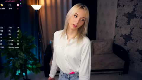 Mia Bunyard online show from February 19, 4:11 pm