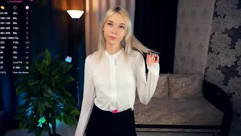 Mia Bunyard online show from February 20, 4:14 pm