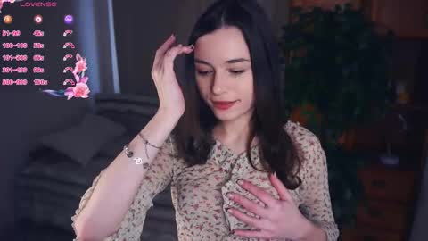 Mia Bunyard online show from October 18, 7:42 am