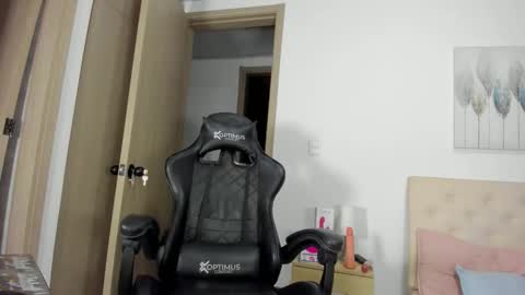 Brenda online show from November 5, 1:05 am