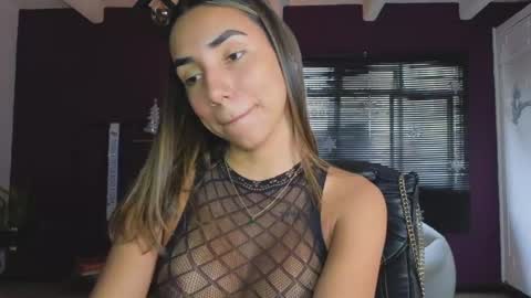 brendaaguerra online show from December 15, 5:10 pm