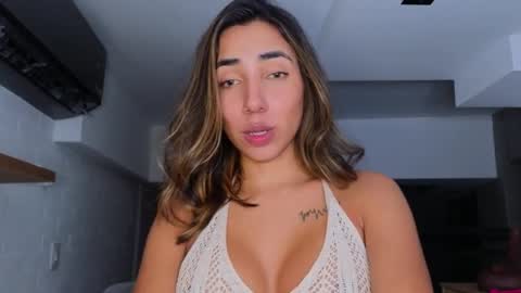 brendaaguerra online show from January 2, 8:17 am