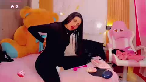 brendasquirtx online show from September 9, 4:39 pm