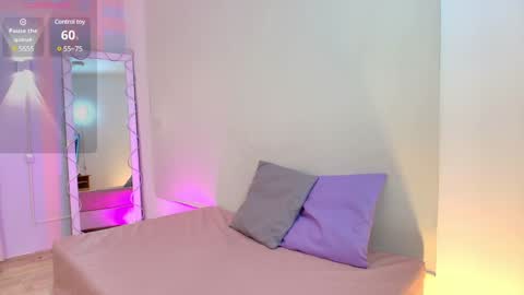 BRENDDA  online show from February 7, 3:45 am