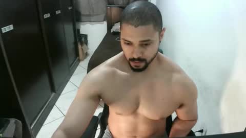 Snapshot of brianaries chatting on November 8, 4:01 am brianaries online show from November 8, 4:01 am