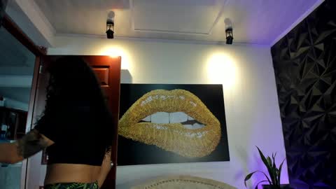 Snapshot of brianathompson chatting on January 16, 6:48 pm BRIANA online show from January 16, 6:48 pm