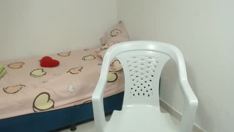 Snapshot of brida_angela29 chatting on September 25, 1:04 pm brida_angela29 online show from September 25, 1:04 pm