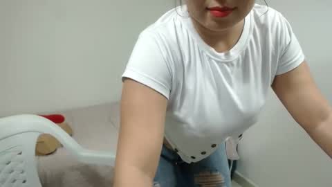 Snapshot of brida_angela29 chatting on September 27, 9:09 pm brida_angela29 online show from September 27, 9:09 pm
