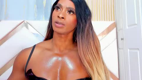 Snapshot of briggittebony chatting on October 10, 9:03 pm BIRGGITTEBONY online show from October 10, 9:03 pm