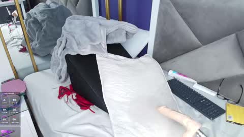 Snapshot of brigiitte_rohan chatting on March 3, 10:49 am Brigiitte online show from March 3, 10:49 am