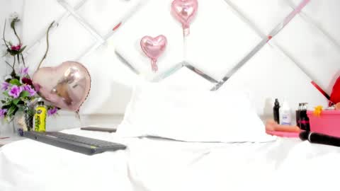 Snapshot of brigittewright chatting on February 18, 12:37 am BrigitteWright online show from February 18, 12:37 am