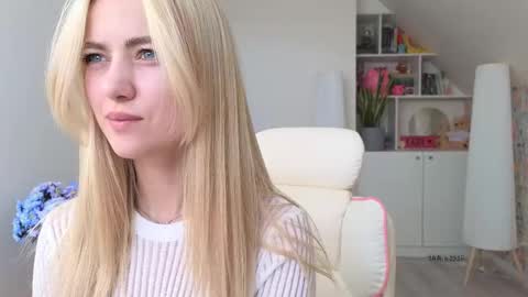 Vi. online show from February 13, 10:44 am