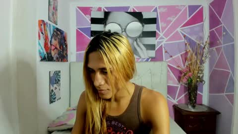 Snapshot of brisahott chatting on January 7, 3:02 pm Brisa online show from January 7, 3:02 pm