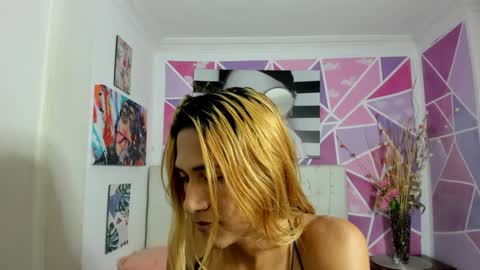 Snapshot of brisahott chatting on January 9, 2:29 pm Brisa online show from January 9, 2:29 pm