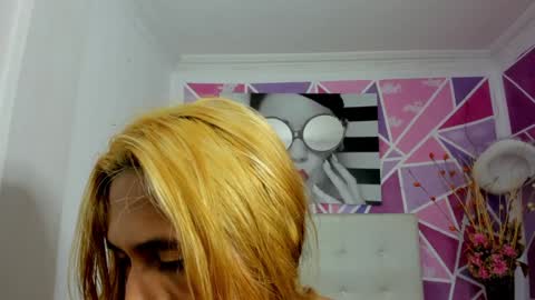 Snapshot of brisahott chatting on February 3, 2:24 pm Brisa online show from February 3, 2:24 pm