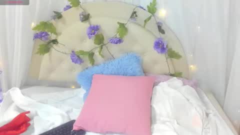 Brithany Rousee online show from December 17, 10:54 pm