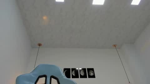   online show from December 18, 11:02 am