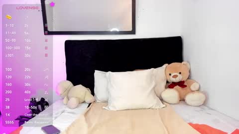   online show from February 12, 12:33 pm