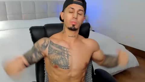 Snapshot of brody_dallas1 chatting on November 7, 9:31 am brody_dallas1 online show from November 7, 9:31 am