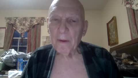 Snapshot of brooklynhal chatting on March 10, 11:42 am brooklynhal online show from March 10, 11:42 am