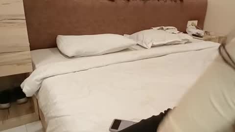 Chocolate couple online show from December 20, 8:21 am