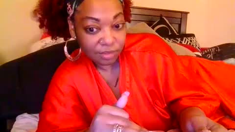 brownroundrenee online show from February 8, 9:57 pm